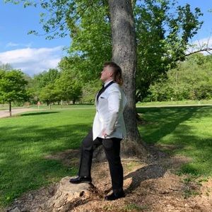 Meet your Posher, Derrick